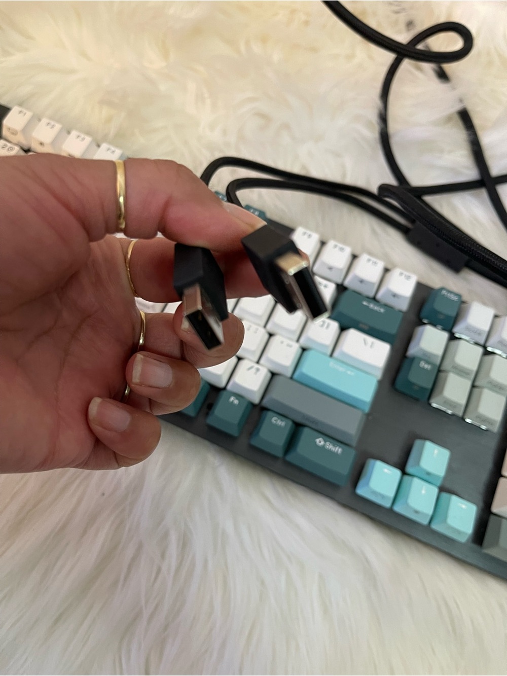 Logitech Teal, White & Black Wired Mechanical Keyboard for Home Office - Picture 3 of 4